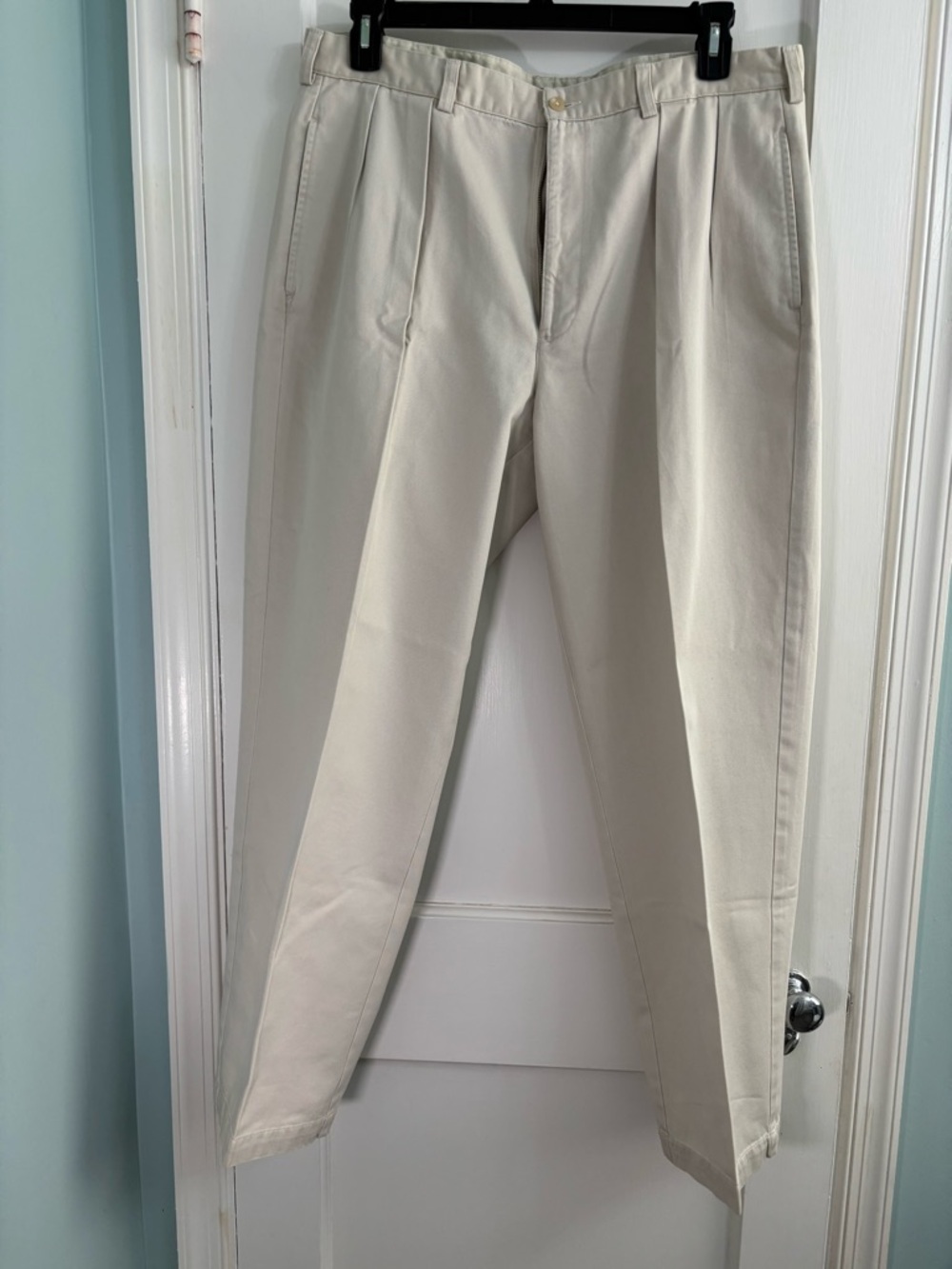 Ralph Lauren Men's Pleated Chinos in Cream